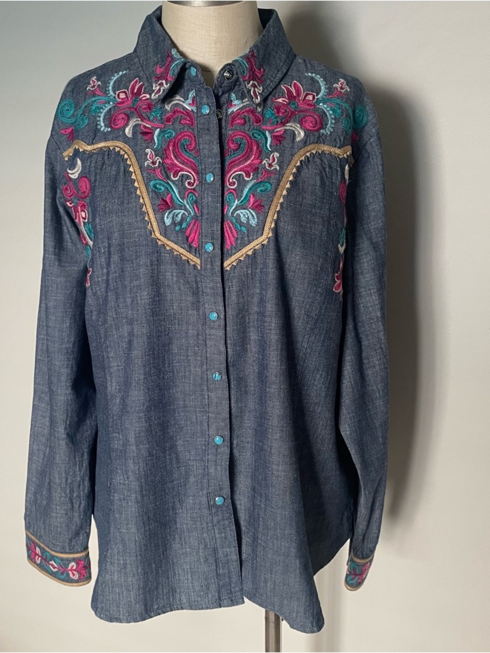 Johnny Was western embroidered yoke shirt size XL